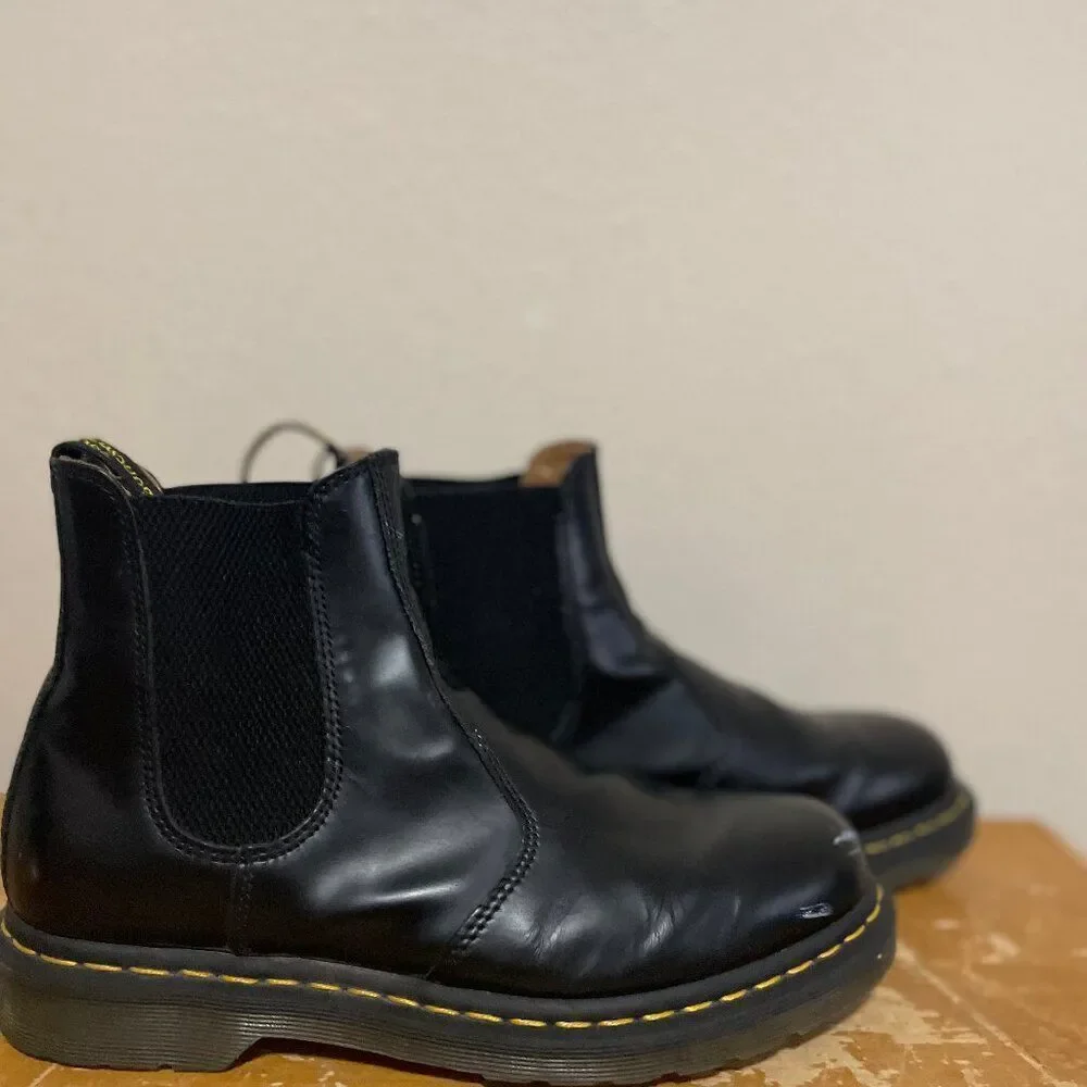 Dr Martens 2976 Boots Mens 10 Casual Pull On Chelsea Ankle Bootie Black Leather